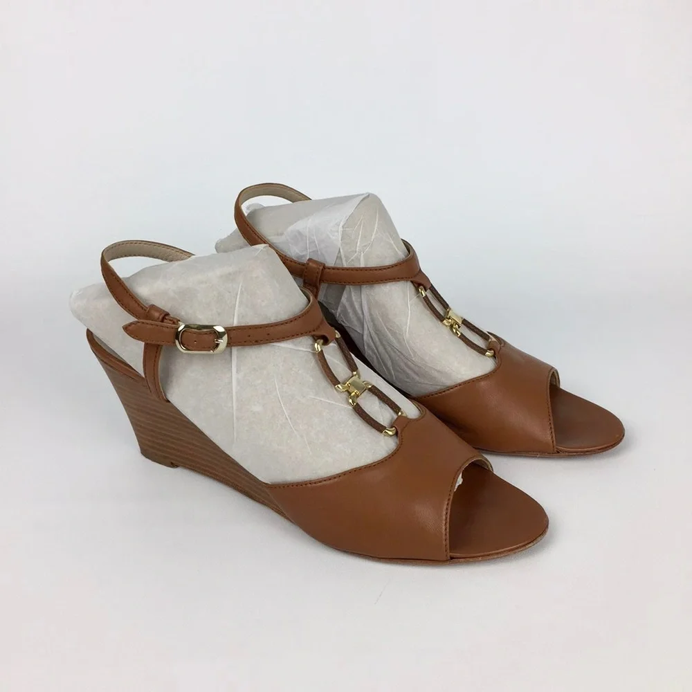 AGL Attilio Giusti Leombruni Womens Tan Wedge Sandal Gold Buckle size 40 US 10
